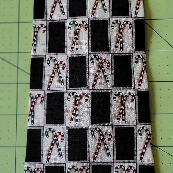 Vintage Christmas Candy Canes Neck Tie - Picture 3 of 3